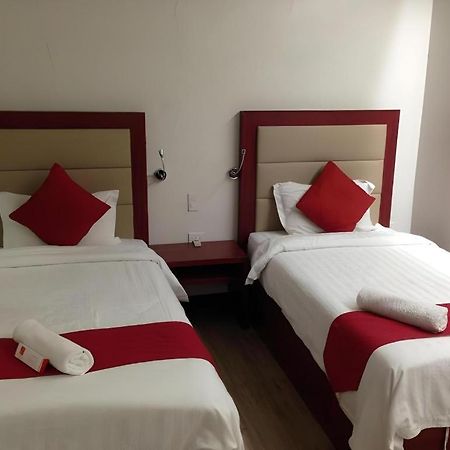 אולונגפו Cherry Midtown Hotel מראה חיצוני תמונה