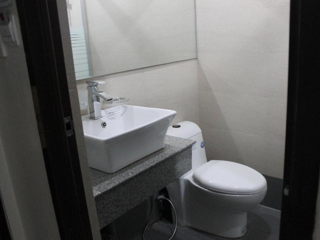 אולונגפו Cherry Midtown Hotel מראה חיצוני תמונה
