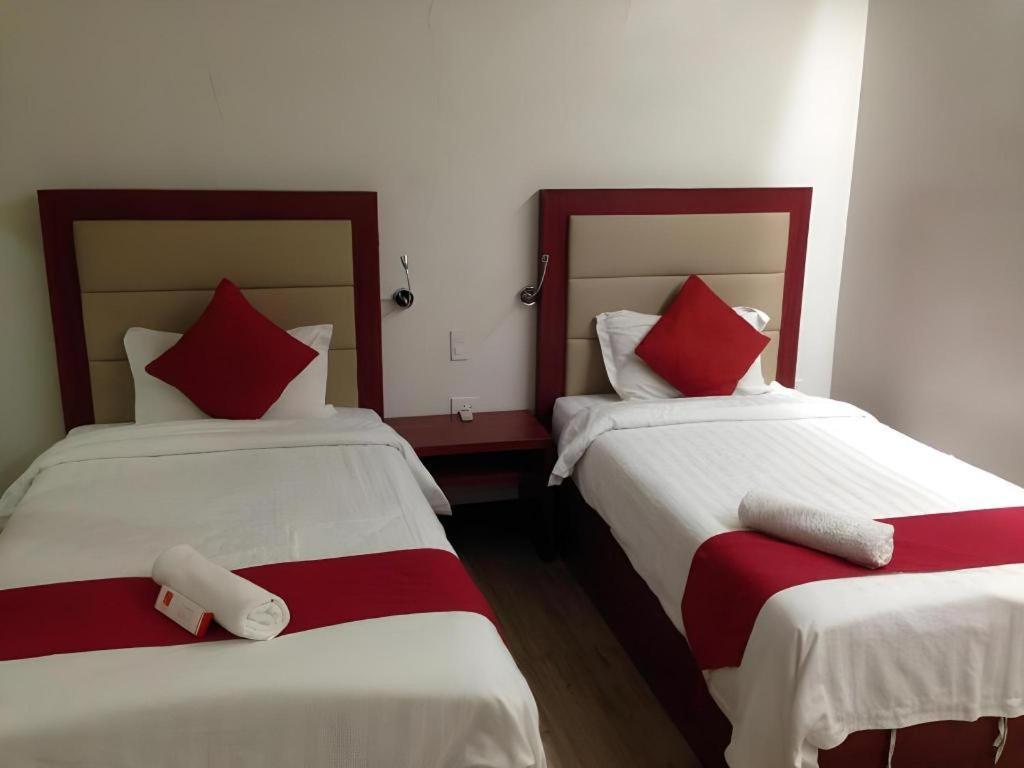 אולונגפו Cherry Midtown Hotel מראה חיצוני תמונה