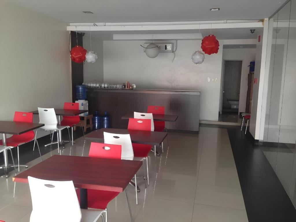 אולונגפו Cherry Midtown Hotel מראה חיצוני תמונה