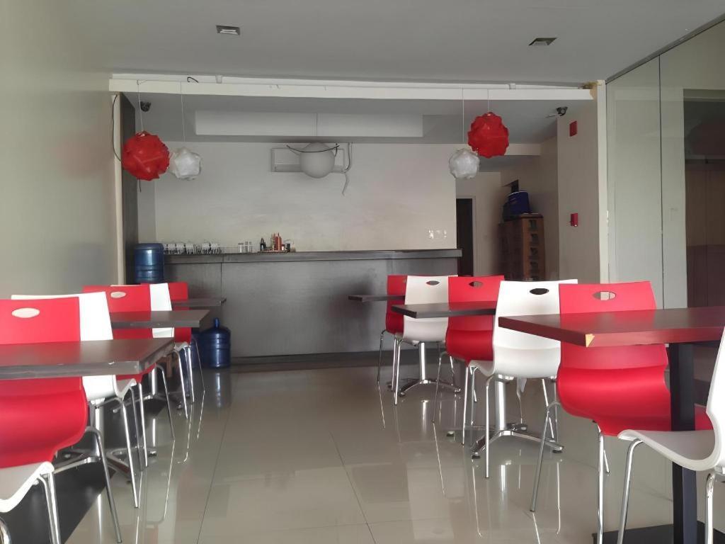 אולונגפו Cherry Midtown Hotel מראה חיצוני תמונה