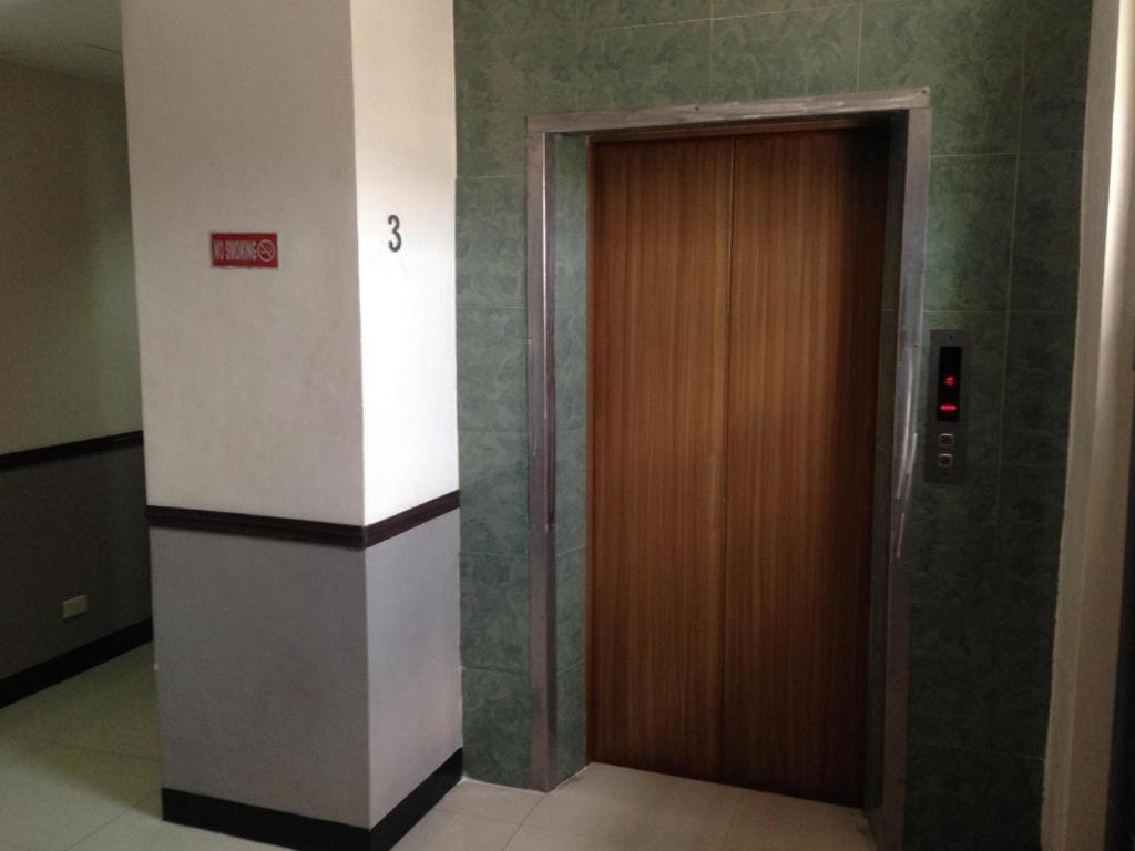 אולונגפו Cherry Midtown Hotel מראה חיצוני תמונה