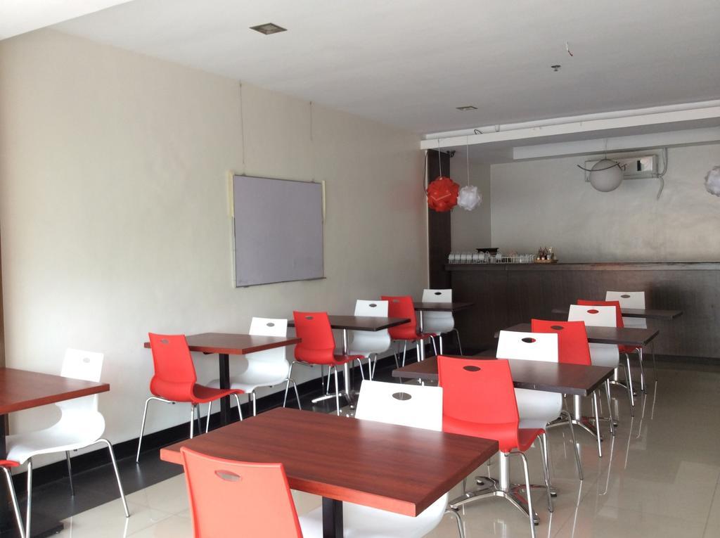 אולונגפו Cherry Midtown Hotel מראה חיצוני תמונה