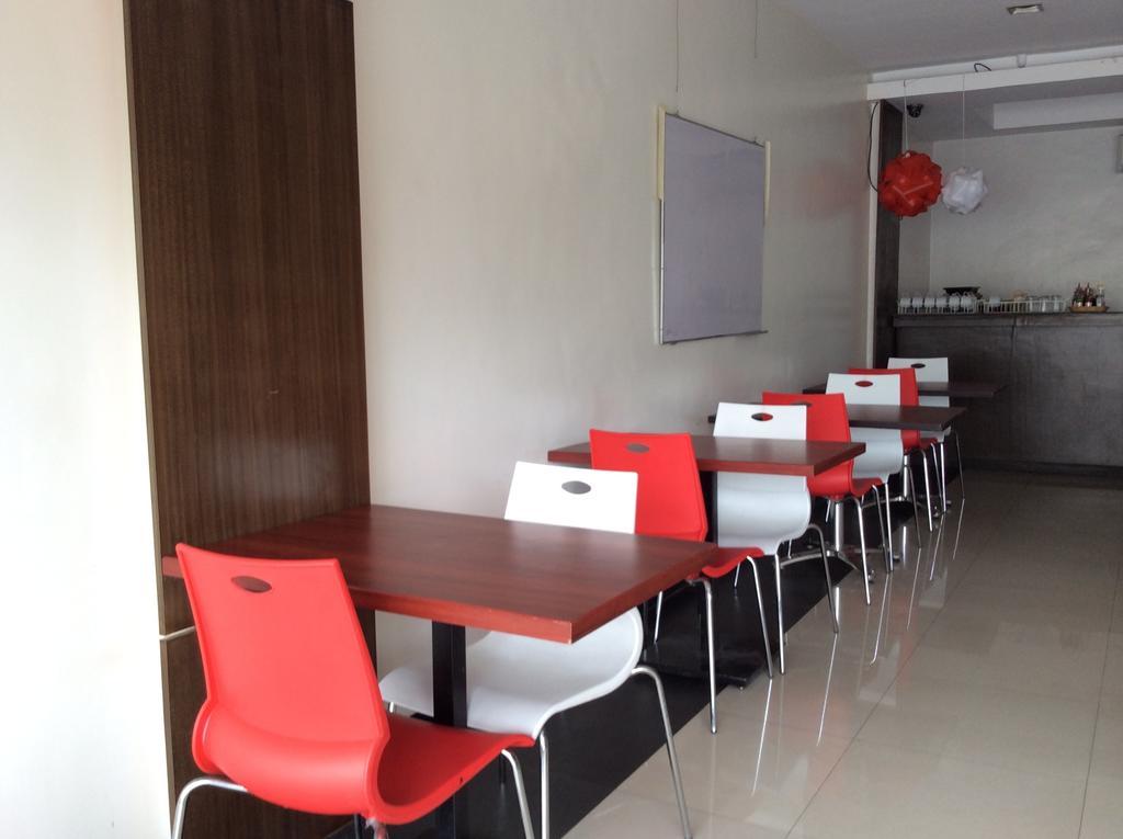 אולונגפו Cherry Midtown Hotel מראה חיצוני תמונה