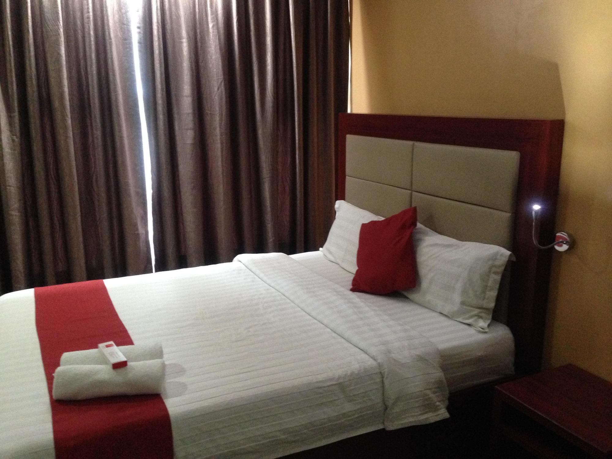 אולונגפו Cherry Midtown Hotel מראה חיצוני תמונה